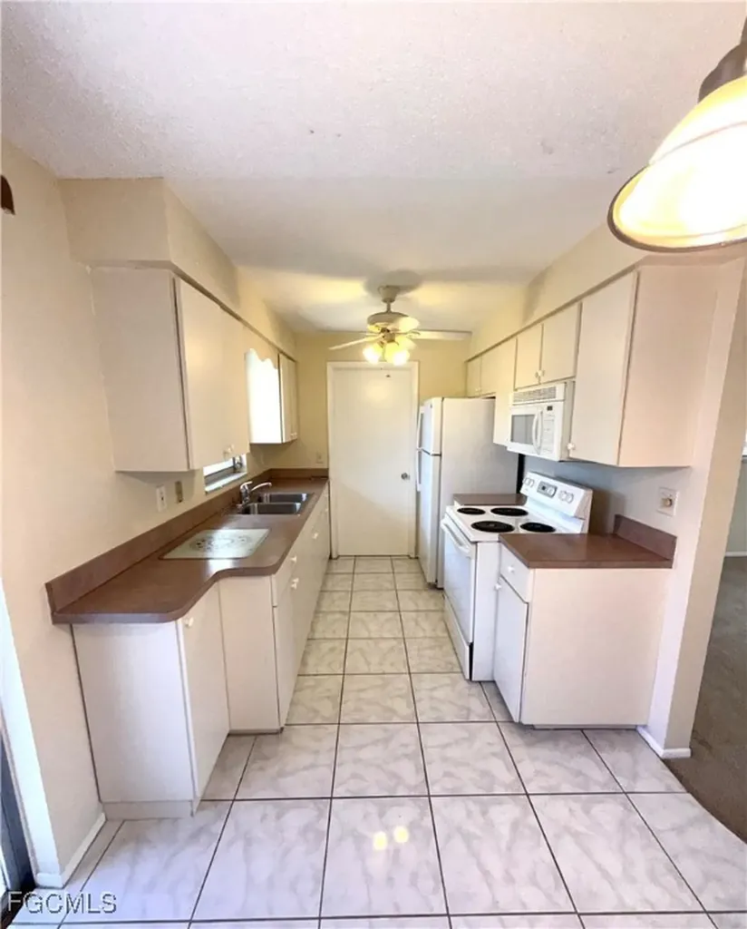 25 Castlebar Circle Fort Myers FL 33905