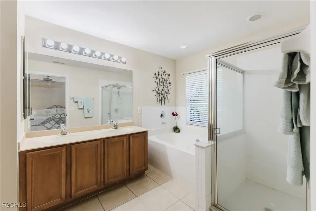 1027 NE 33rd Lane Cape Coral FL 33909