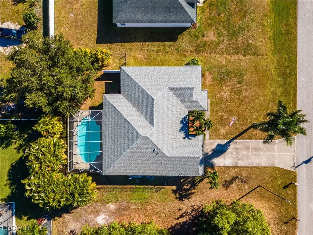 1027 NE 33rd Lane Cape Coral FL 33909