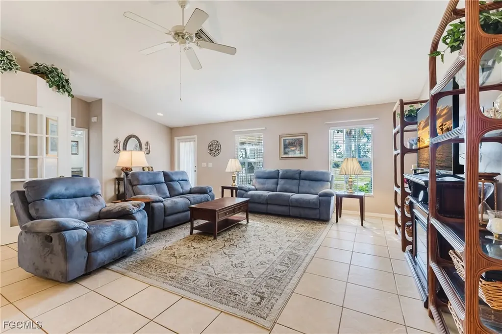 1027 NE 33rd Lane Cape Coral FL 33909