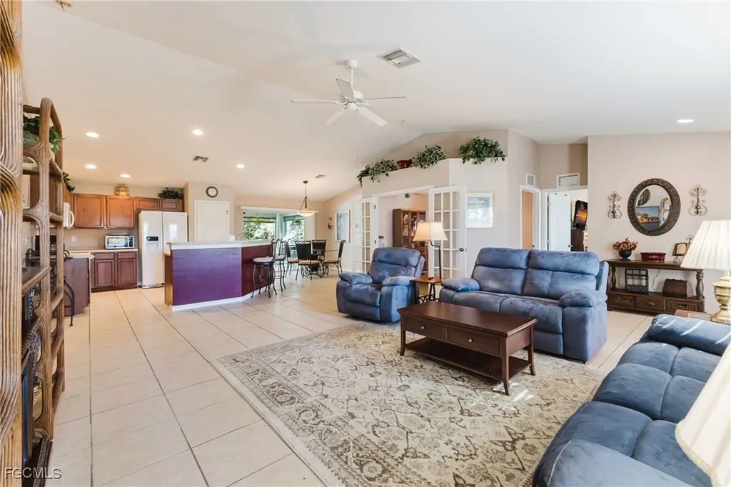 1027 NE 33rd Lane Cape Coral FL 33909
