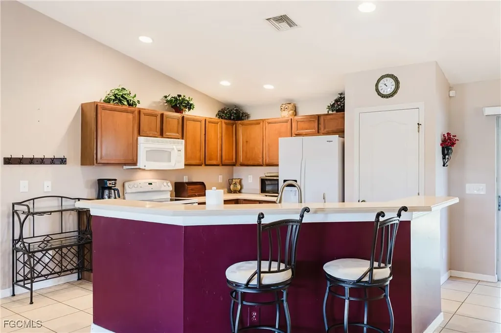 1027 NE 33rd Lane Cape Coral FL 33909