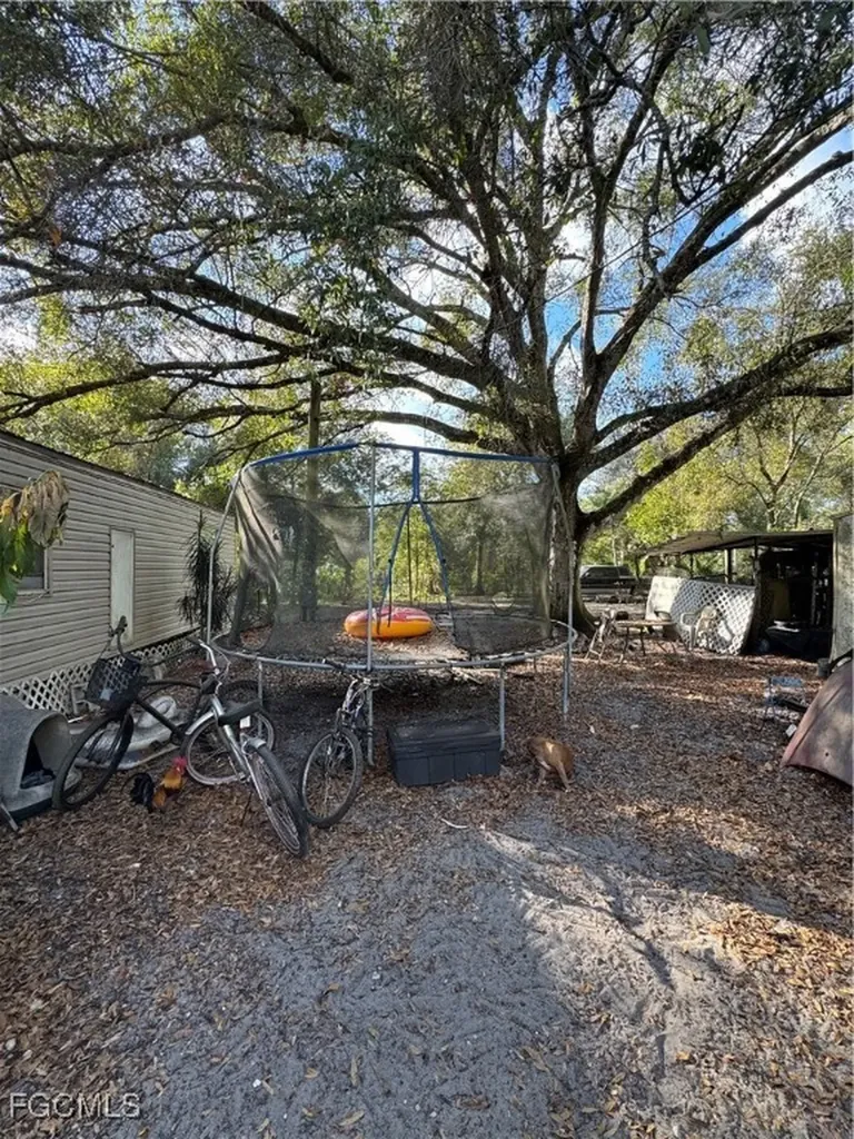 837 Pine Cone Avenue Clewiston FL 33440