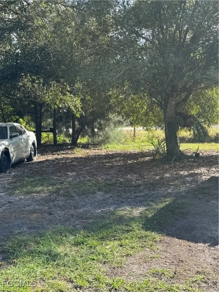 837 Pine Cone Avenue Clewiston FL 33440