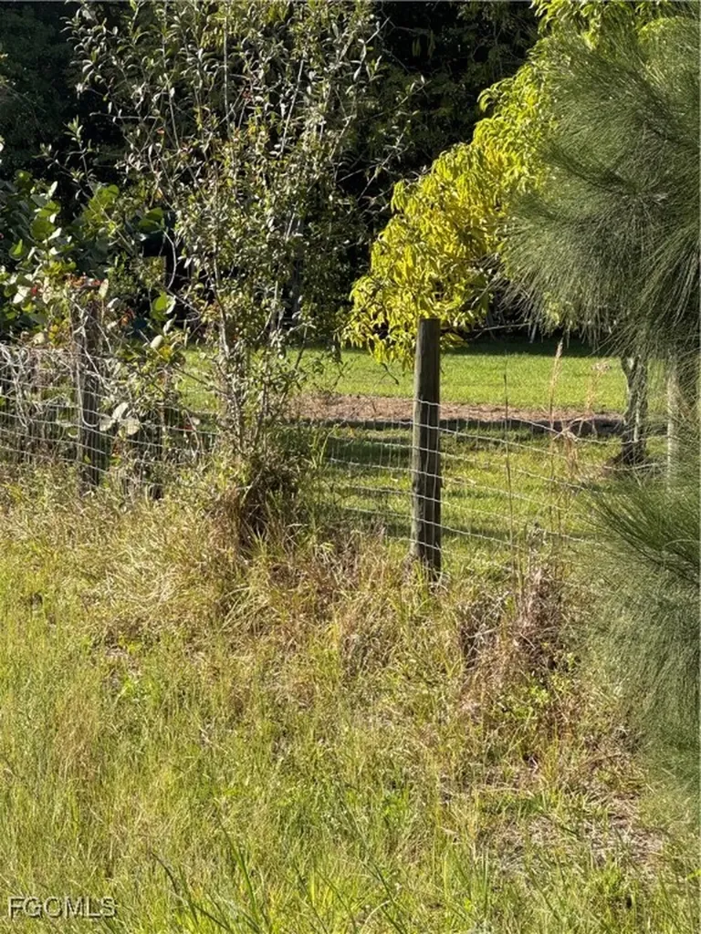 837 Pine Cone Avenue Clewiston FL 33440