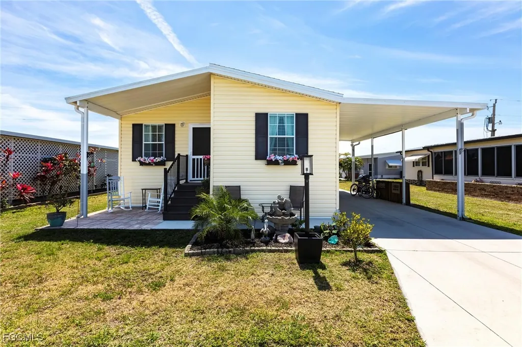 3152 Indian Village Lane North Fort Myers FL 33917