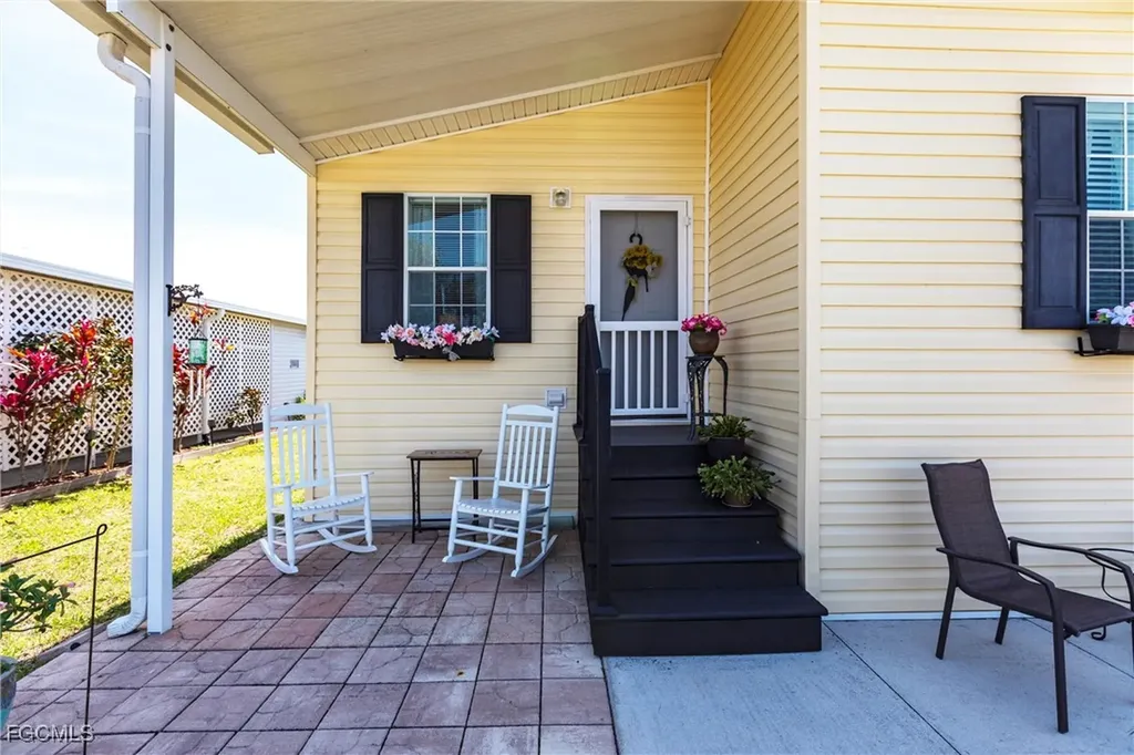 3152 Indian Village Lane North Fort Myers FL 33917