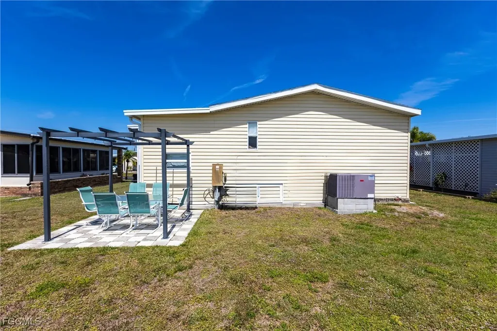 3152 Indian Village Lane North Fort Myers FL 33917