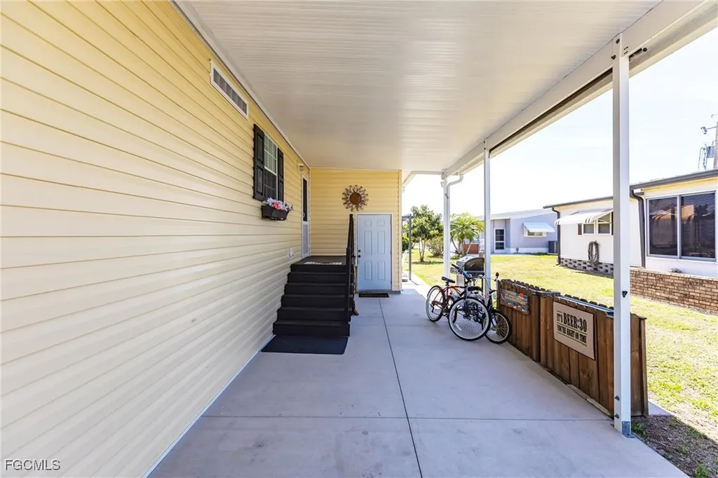 3152 Indian Village Lane North Fort Myers FL 33917