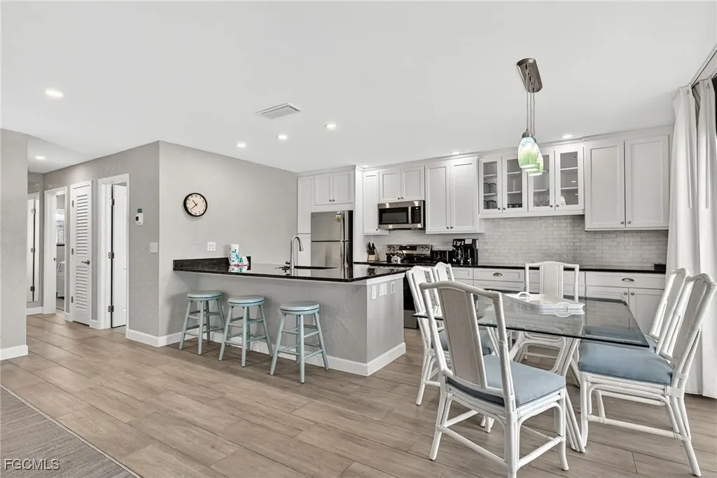 827 E Gulf Drive Sanibel FL 33957