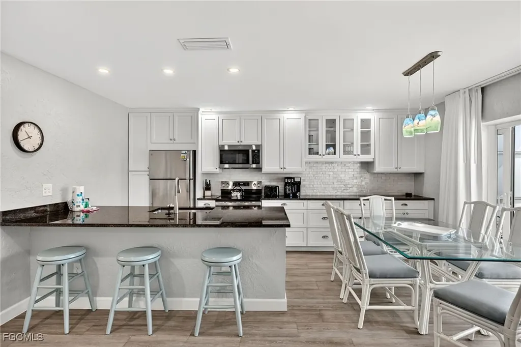 827 E Gulf Drive Sanibel FL 33957