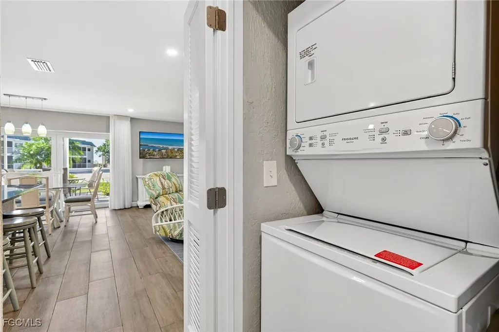 827 E Gulf Drive Sanibel FL 33957