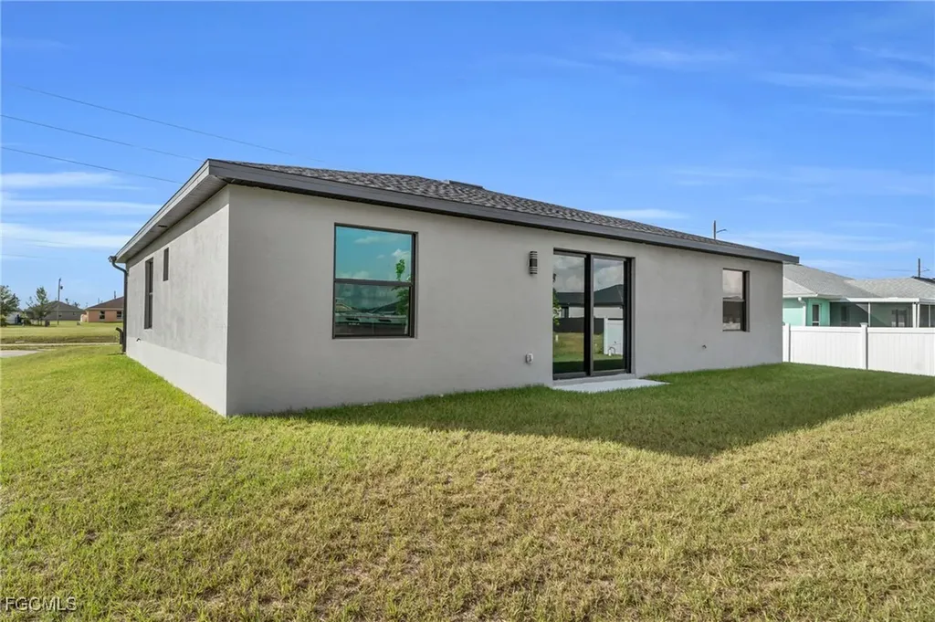 1013 El Dorado Boulevard N Cape Coral FL 33993