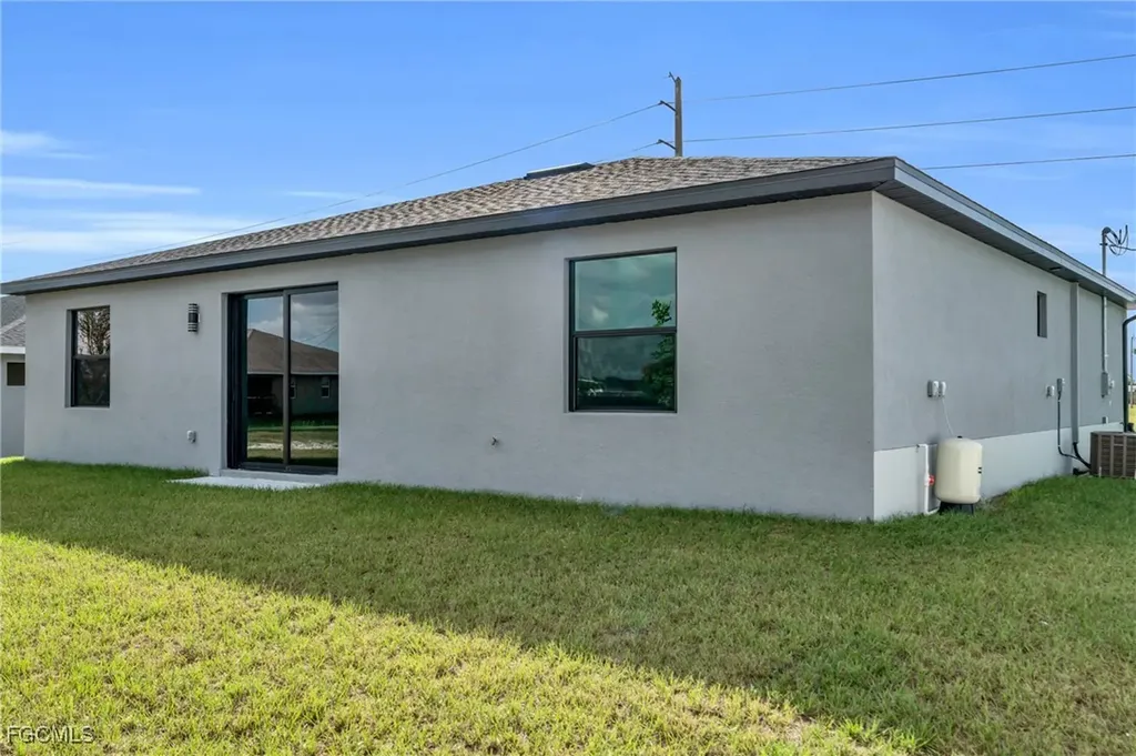 1013 El Dorado Boulevard N Cape Coral FL 33993