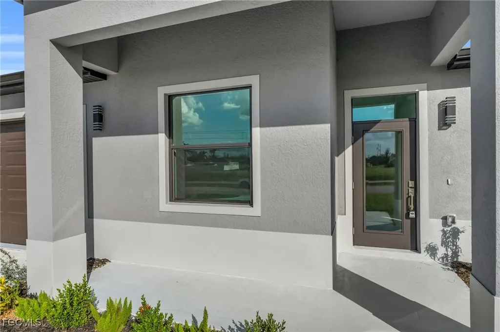 1013 El Dorado Boulevard N Cape Coral FL 33993