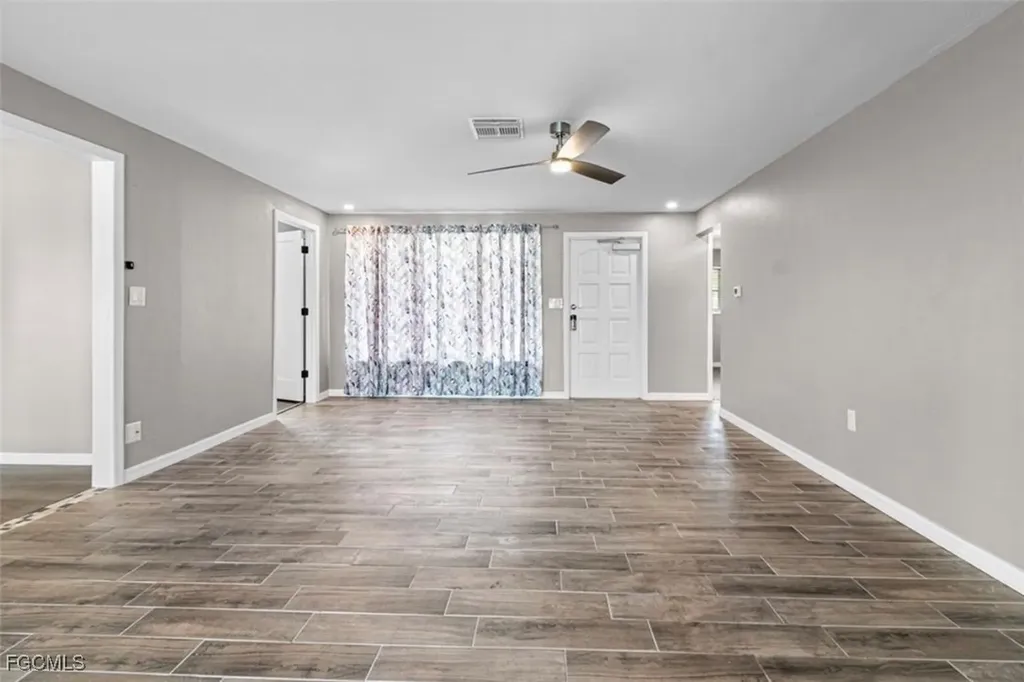 1220 SE 32nd Street Cape Coral FL 33904