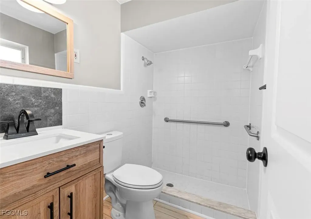 1220 SE 32nd Street Cape Coral FL 33904