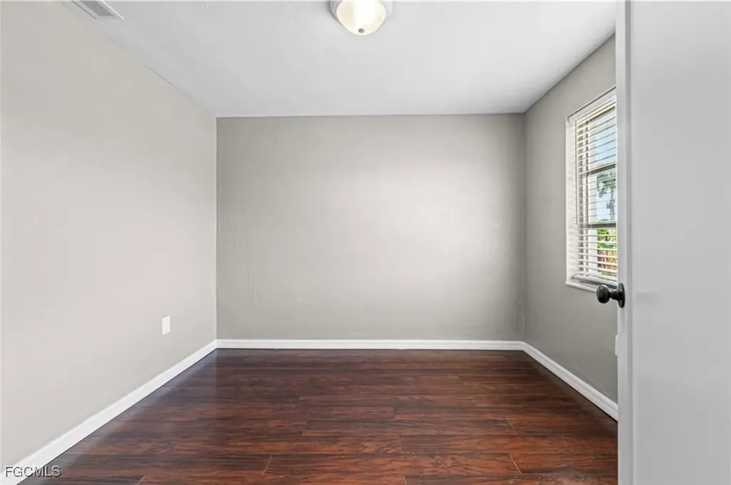 1220 SE 32nd Street Cape Coral FL 33904