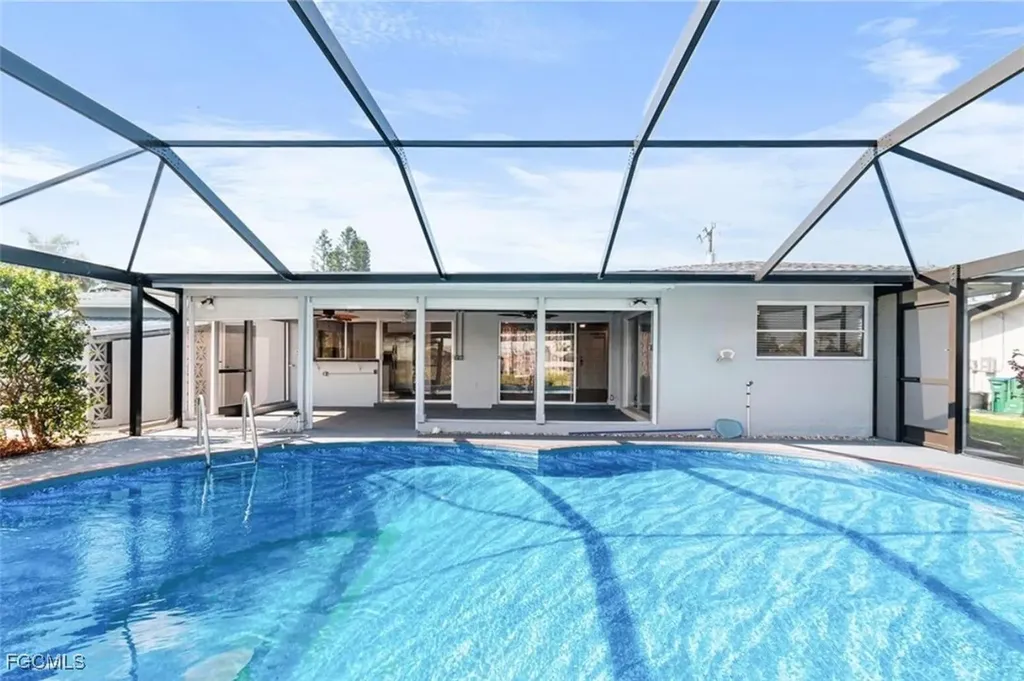 1220 SE 32nd Street Cape Coral FL 33904