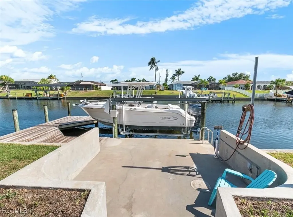 1220 SE 32nd Street Cape Coral FL 33904