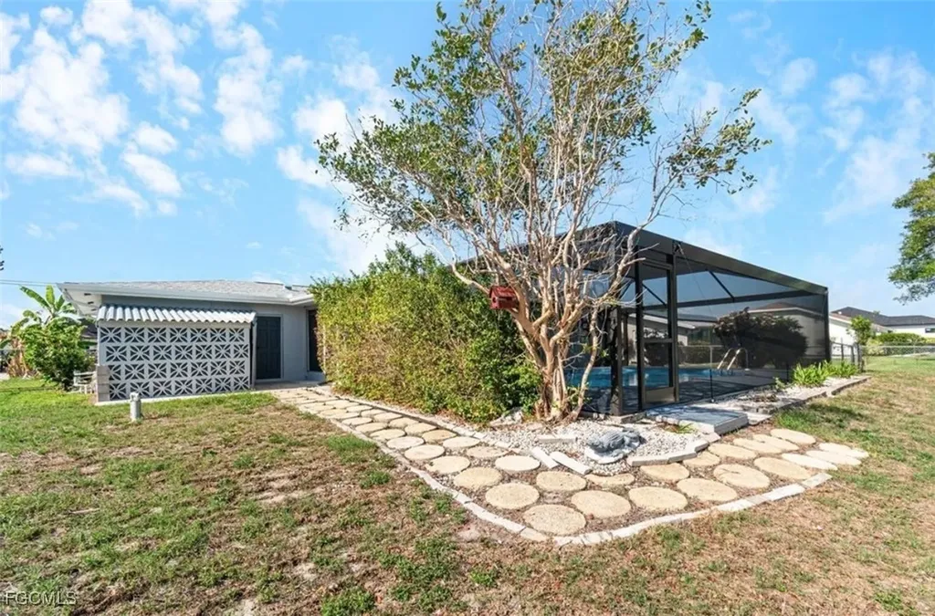 1220 SE 32nd Street Cape Coral FL 33904