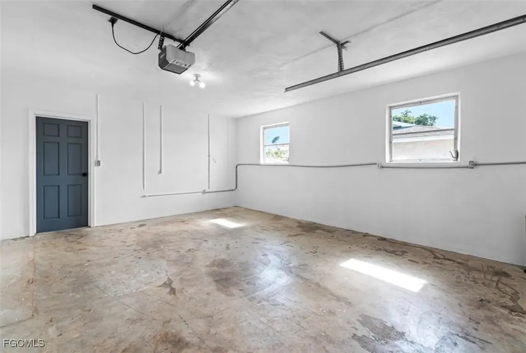 1220 SE 32nd Street Cape Coral FL 33904