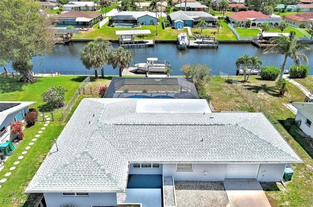 1220 SE 32nd Street Cape Coral FL 33904