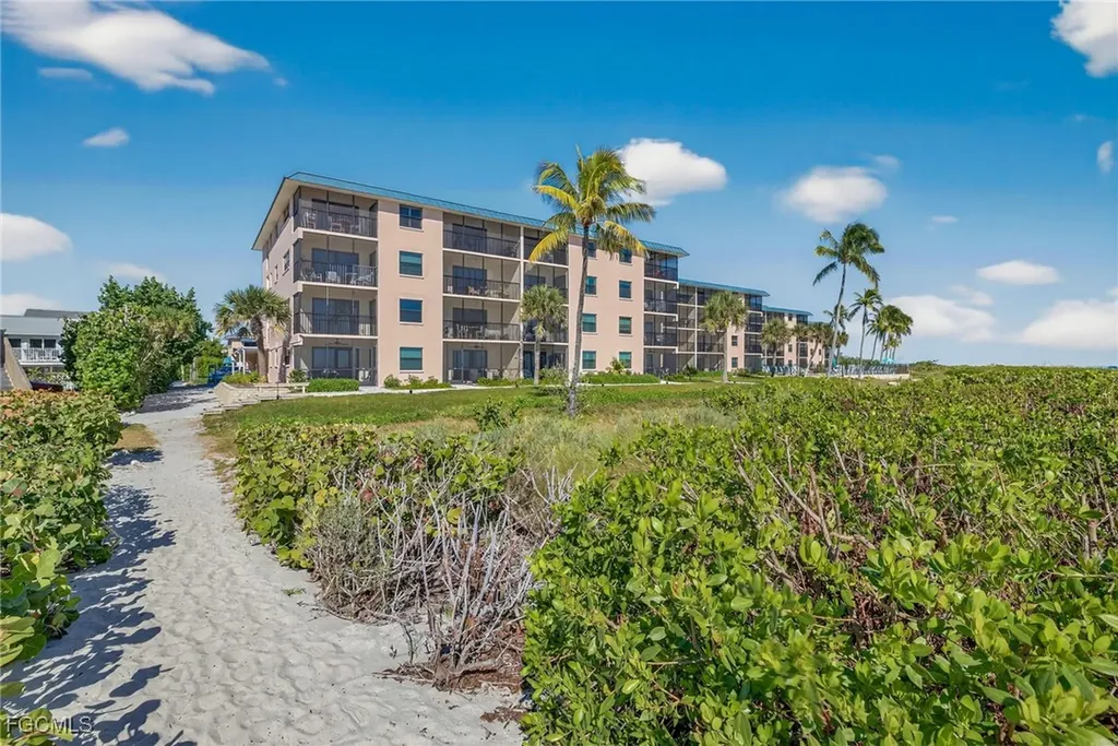 2230 Camino Del Mar Drive Sanibel FL 33957