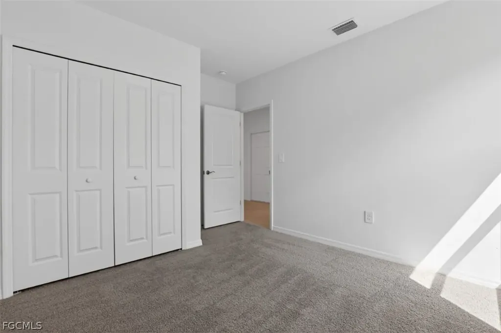 246 Lakeside Breeze Way Lehigh Acres FL 33936