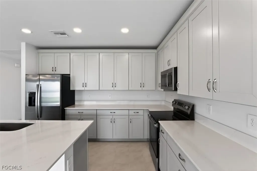 246 Lakeside Breeze Way Lehigh Acres FL 33936