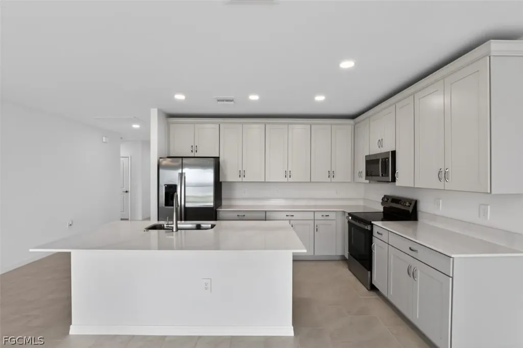 246 Lakeside Breeze Way Lehigh Acres FL 33936