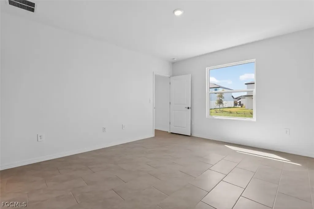 246 Lakeside Breeze Way Lehigh Acres FL 33936