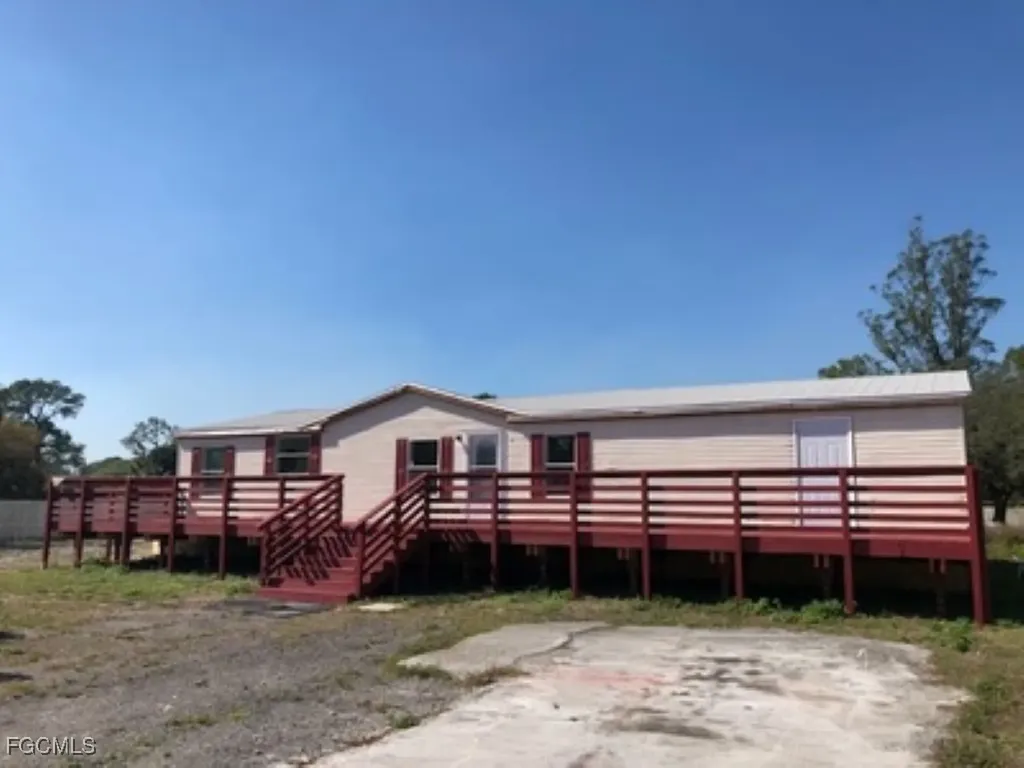 340 S Jinete Street Clewiston FL 33440