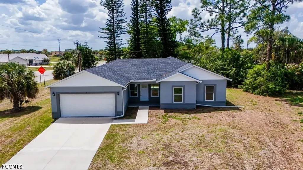 15 Hampton Avenue Lehigh Acres FL 33936