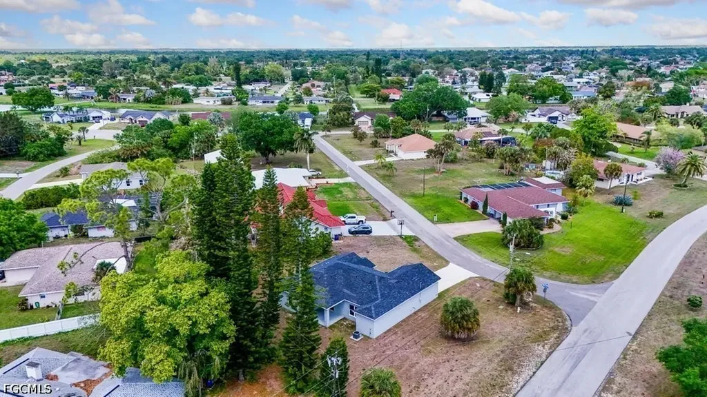 15 Hampton Avenue Lehigh Acres FL 33936