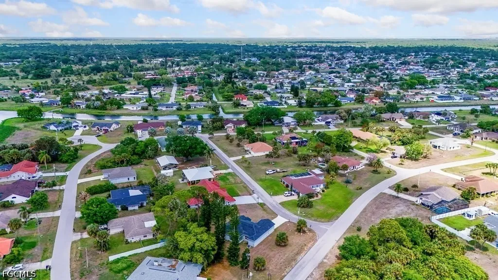 15 Hampton Avenue Lehigh Acres FL 33936