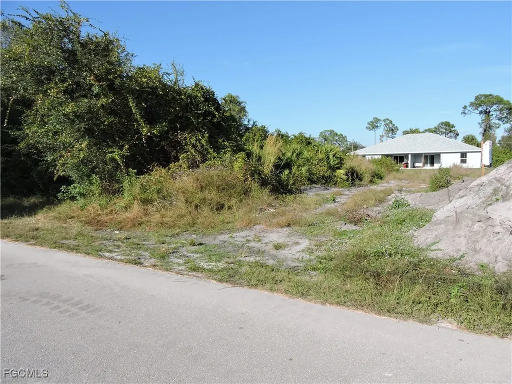 4820/4822 30th Street SW Lehigh Acres FL 33973