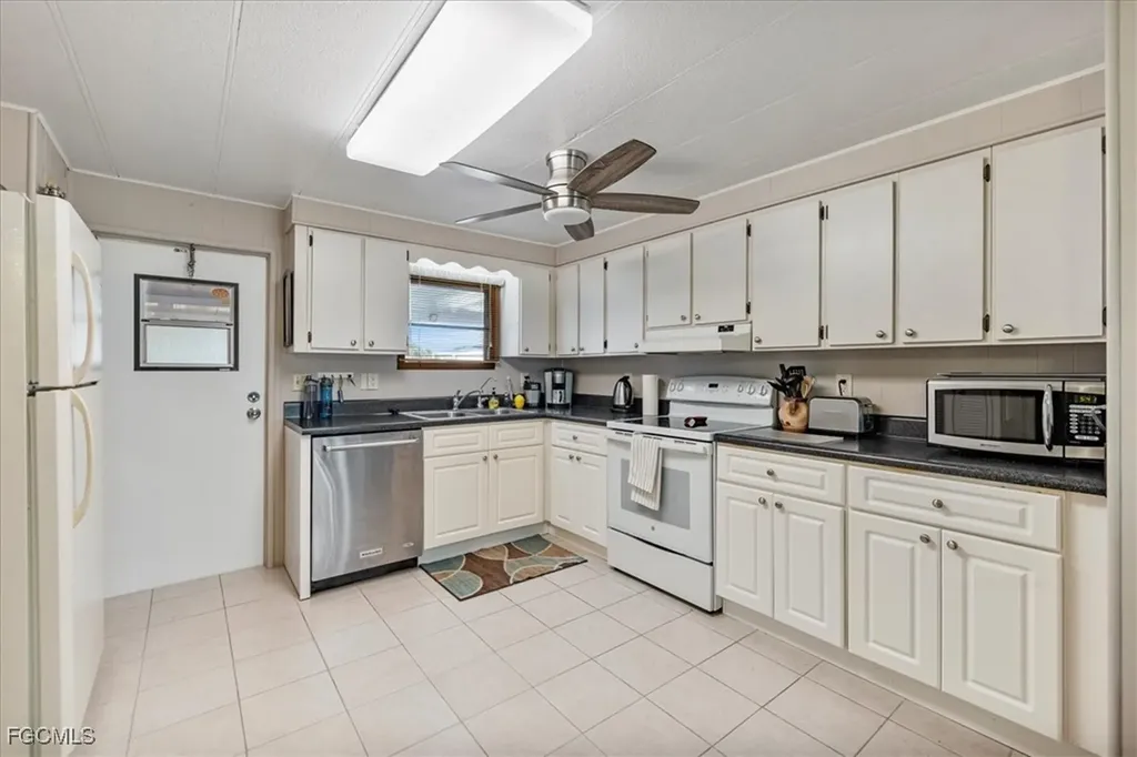 3169 Saturn Circle North Fort Myers FL 33903