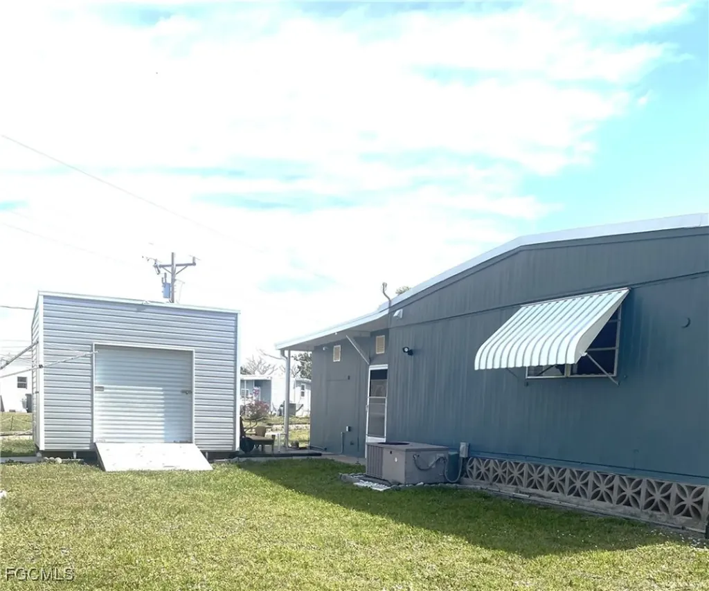 3169 Saturn Circle North Fort Myers FL 33903