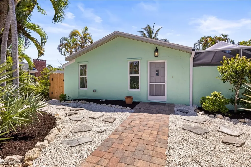 534 Piedmont Road Sanibel FL 33957