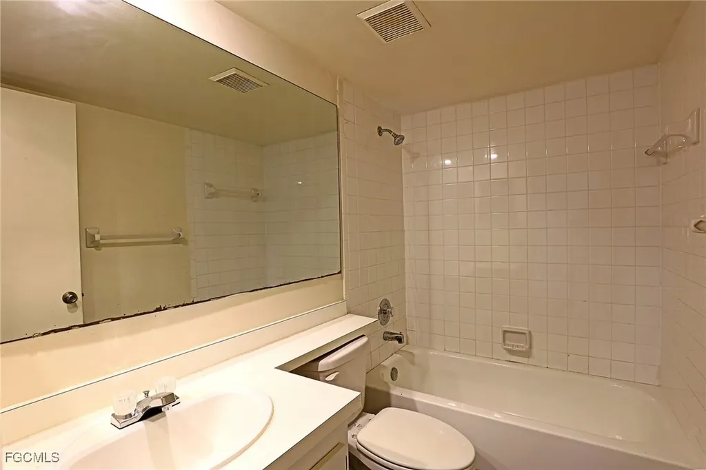 5274 Cedarbend Drive Fort Myers FL 33919
