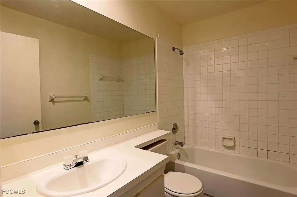 5274 Cedarbend Drive Fort Myers FL 33919