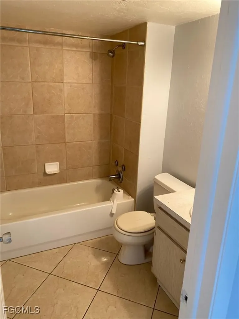 4923 Vincennes Court Cape Coral FL 33904