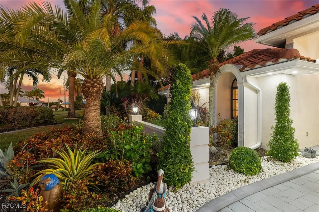 2318 SE 27th Street Cape Coral FL 33904