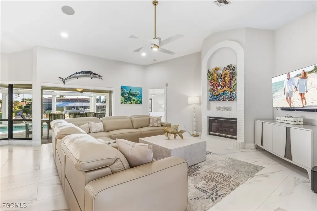 2318 SE 27th Street Cape Coral FL 33904