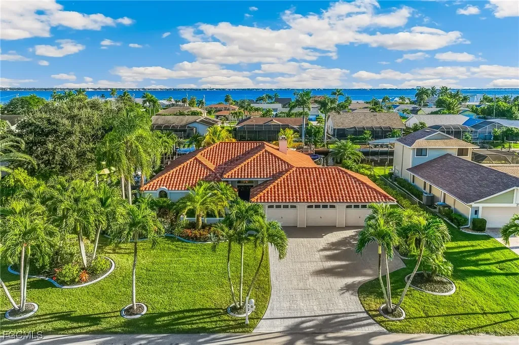 2318 SE 27th Street Cape Coral FL 33904