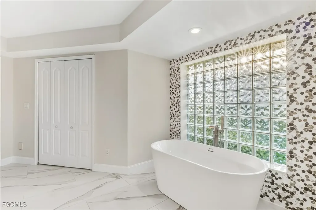 2318 SE 27th Street Cape Coral FL 33904