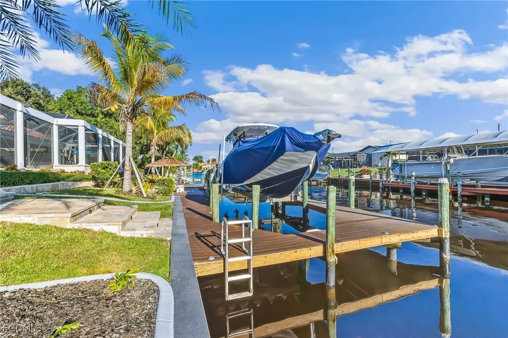 2318 SE 27th Street Cape Coral FL 33904