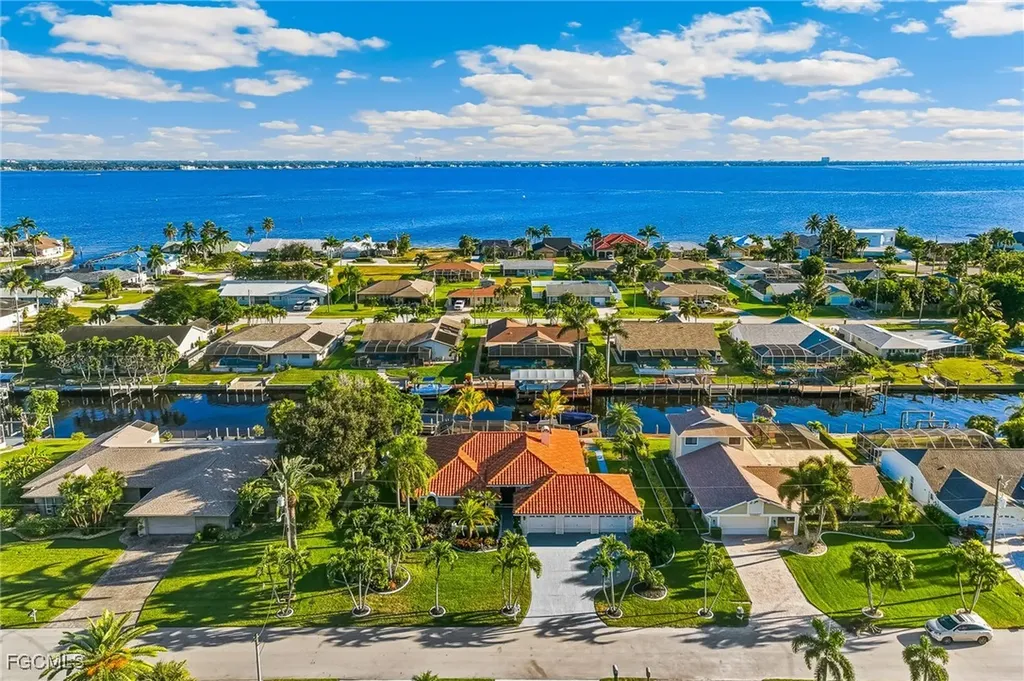 2318 SE 27th Street Cape Coral FL 33904