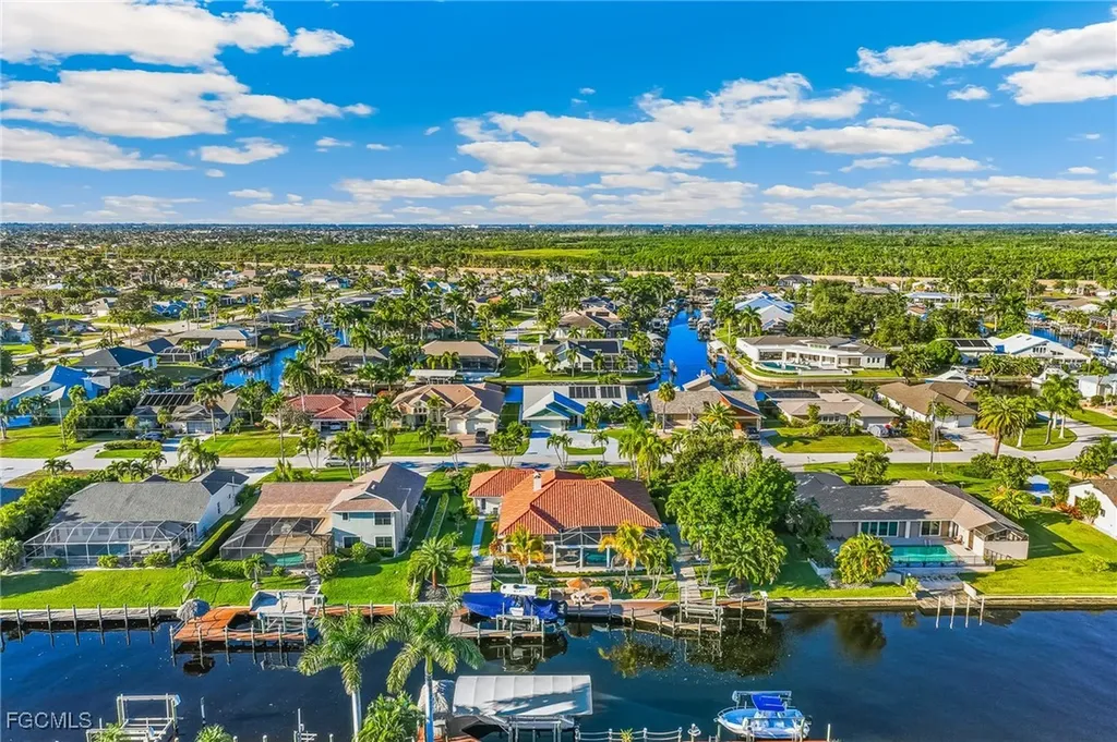 2318 SE 27th Street Cape Coral FL 33904
